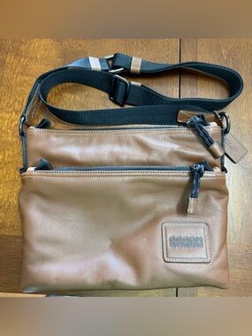 Coach Men's Brown Leather Messenger Crossbody with Black Strap